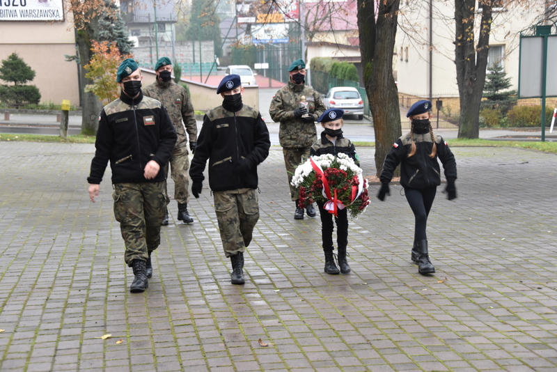 DSC 0280 Dąbrowskie obchody 102. rocznicy odzyskania niepodległości przez Polskę
