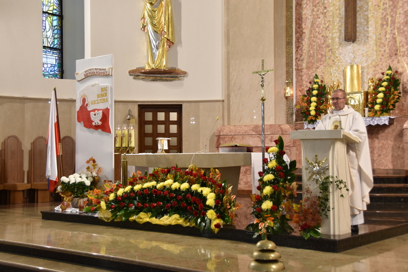 DSC 0307 Dąbrowskie obchody 102. rocznicy odzyskania niepodległości przez Polskę