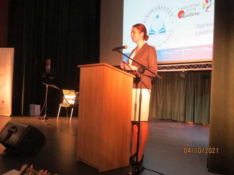 018 Jubileusz X lecia Stowarzyszenia Uniwersytet Trzeciego Wieku przy Dąbrowskim Domu Kultury