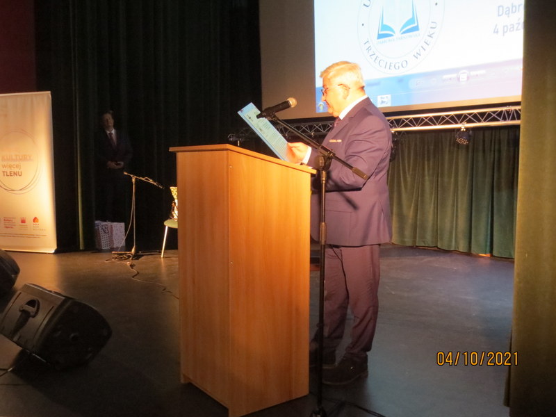 Kopia 039 Jubileusz X lecia Stowarzyszenia Uniwersytet Trzeciego Wieku przy Dąbrowskim Domu Kultury