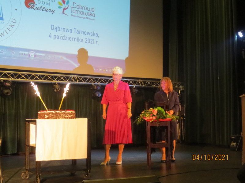 Kopia 068 Jubileusz X lecia Stowarzyszenia Uniwersytet Trzeciego Wieku przy Dąbrowskim Domu Kultury