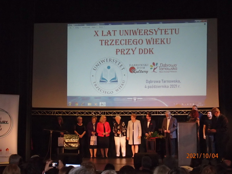 UTW 11 Jubileusz X lecia Stowarzyszenia Uniwersytet Trzeciego Wieku przy Dąbrowskim Domu Kultury