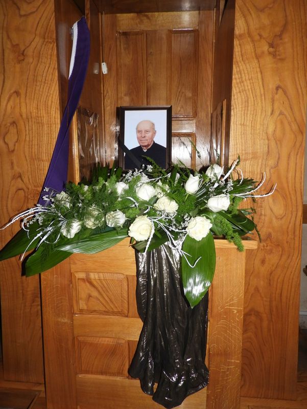 1 Nieczajna pożegnała ks. Kanonika Władysława Jaróga