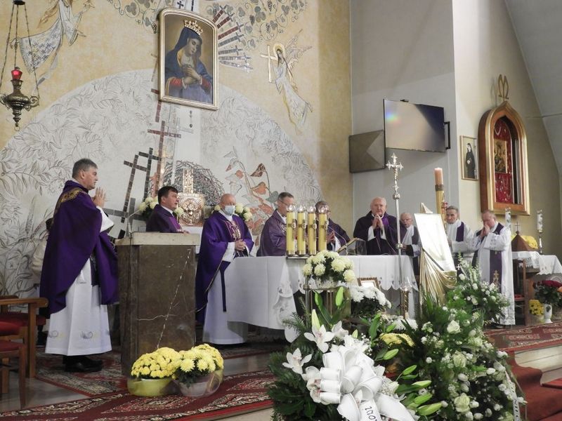 18 Nieczajna pożegnała ks. Kanonika Władysława Jaróga