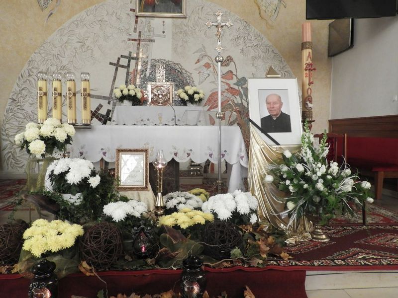 2 Nieczajna pożegnała ks. Kanonika Władysława Jaróga