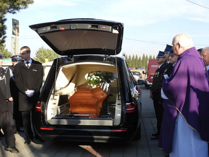 30 Nieczajna pożegnała ks. Kanonika Władysława Jaróga