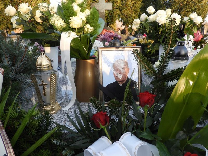 38 Nieczajna pożegnała ks. Kanonika Władysława Jaróga