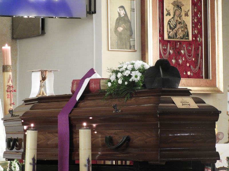 8 Nieczajna pożegnała ks. Kanonika Władysława Jaróga