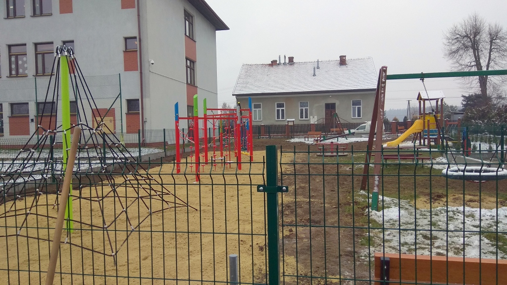 05 IMG 20211210 131251 Modernizacja kompleksu sportowo – rekreacyjnego przy Szkole Podstawowej w Szarwarku