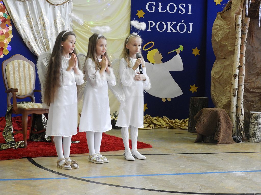 1 Szkolne spotkanie wigilijne w Szkole Podstawowej w Nieczajnie Górnej