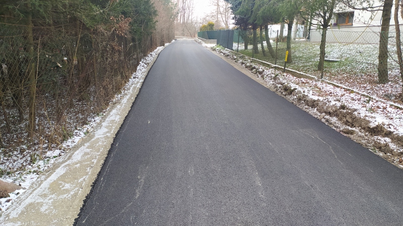 1640261851872 Kolejne dwie drogi gminne zostały przebudowane