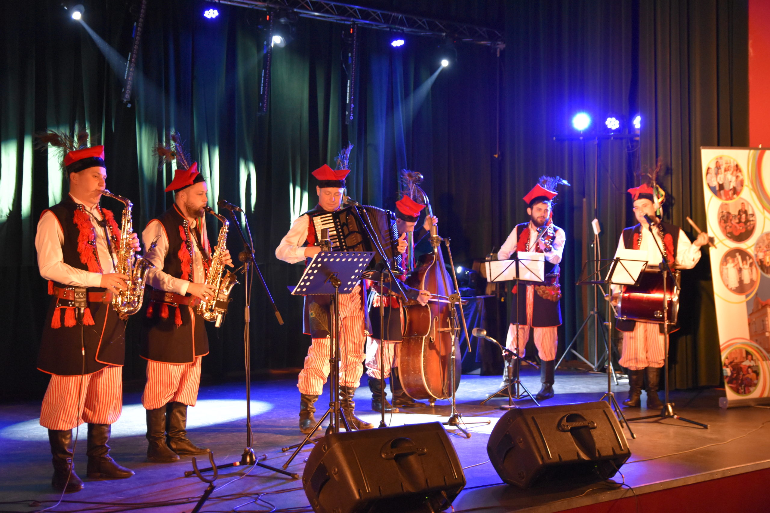 DSC 0106 scaled „Dąbrowskie Kolędowanie” – na ludowo i współcześnie