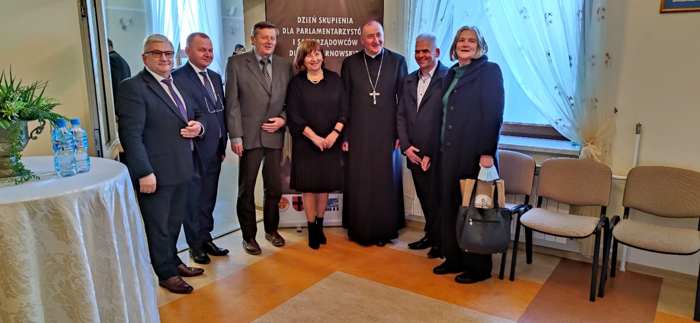 16477173771701 Samorządowcy i parlamentarzyści modlili się o pokój w Ukrainie