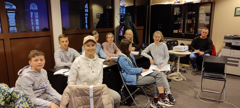 IMG 20220331 185237 DDK pomaga językowo i plastycznie uchodźcom z Ukrainy