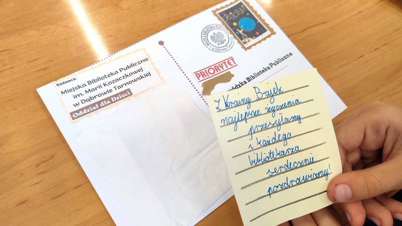 1652194211823 „Pocztówkowe serdeczności” – XIX Ogólnopolski Tydzień Bibliotek w MBP