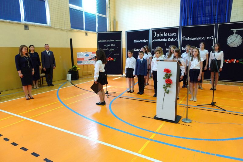 283358189 2147687998721973 7219305407503805353 n 90. Rocznica powstania Szkoły Podstawowej Nr 2 w Dąbrowie Tarnowskiej oraz 50. rocznica nadania szkole imienia Mikołaja Kopernika