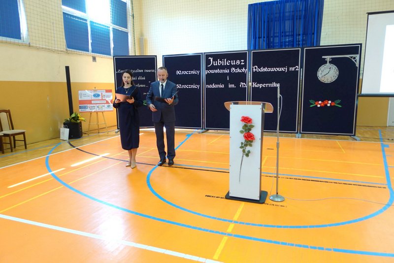 283439132 2147689378721835 3705815981396274411 n 90. Rocznica powstania Szkoły Podstawowej Nr 2 w Dąbrowie Tarnowskiej oraz 50. rocznica nadania szkole imienia Mikołaja Kopernika