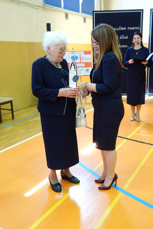 283453731 2147689955388444 7114766673635528981 n 90. Rocznica powstania Szkoły Podstawowej Nr 2 w Dąbrowie Tarnowskiej oraz 50. rocznica nadania szkole imienia Mikołaja Kopernika