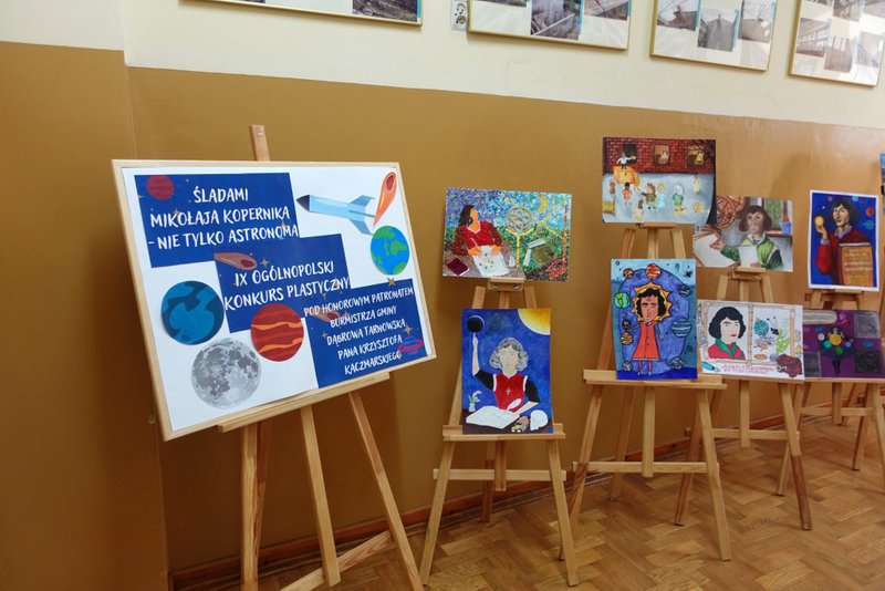 283699760 2147687782055328 7193130050930250672 n 90. Rocznica powstania Szkoły Podstawowej Nr 2 w Dąbrowie Tarnowskiej oraz 50. rocznica nadania szkole imienia Mikołaja Kopernika