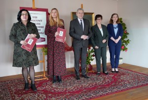 DSC3917 300x203 Rozstrzygnięcie XXII Powiatowego Konkursu Recytatorskiego im. Marii Kozaczkowej zorganizowanego przez Miejską Bibliotekę Publiczną w Dąbrowie Tarnowskiej
