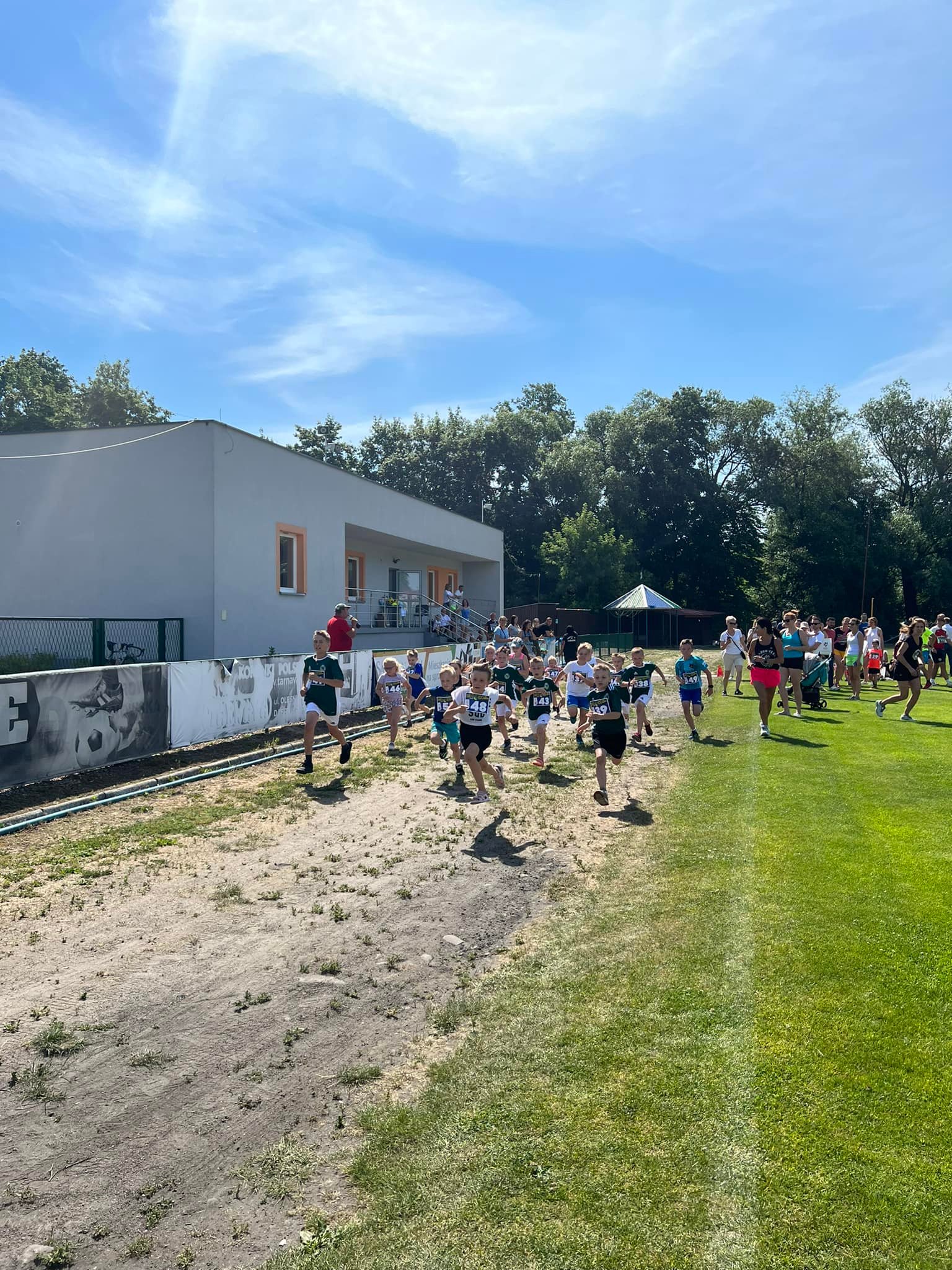 290140585 144738421483887 1119329279003246746 n To był udany Bieg 100 lecia MLKS Dąbrovia