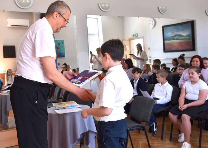 DSC 0153 Mali recytatorzy z gminy dąbrowskiej