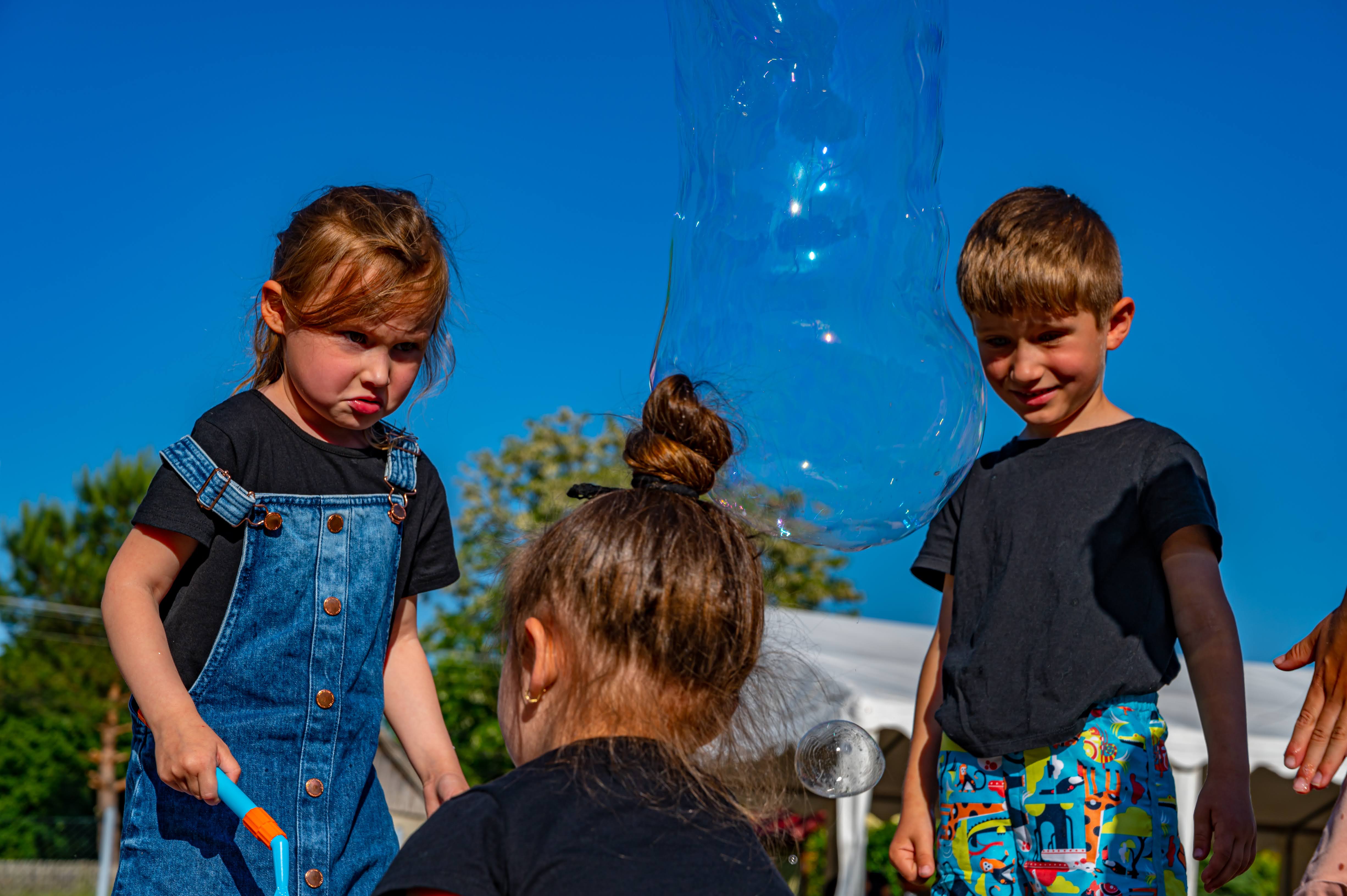 KRZ 1116 Piknik Rodzinny w Szkole Podstawowej w Szarwarku i oddanie do użytku nowego kompleksu sportowego