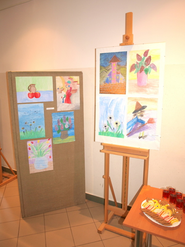 P1012056 Druga grupa „Pasteli” wystawia swoje prace w galerii DDK