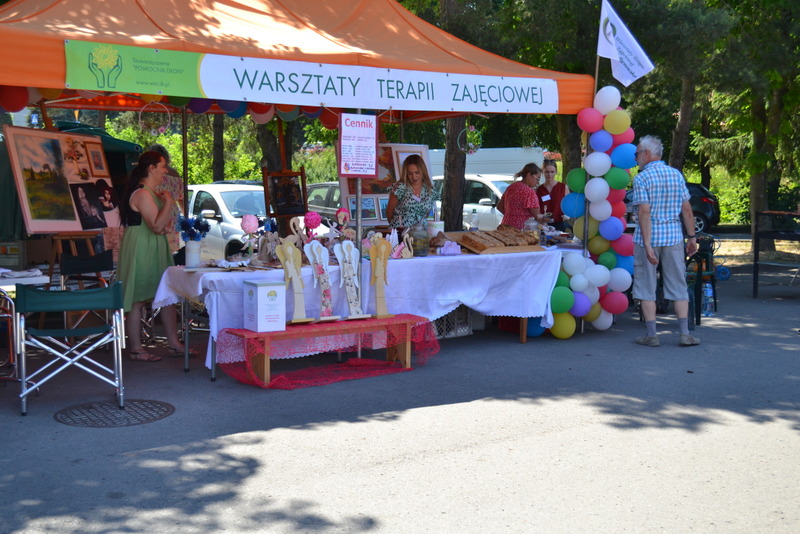 12 DSC 0441 Owocny Festyn Charytatywny Stowarzyszenia Na Rzecz Osób Niepełnosprawnych ,,Pomocna Dłoń’’ w Dąbrowie Tarnowskiej