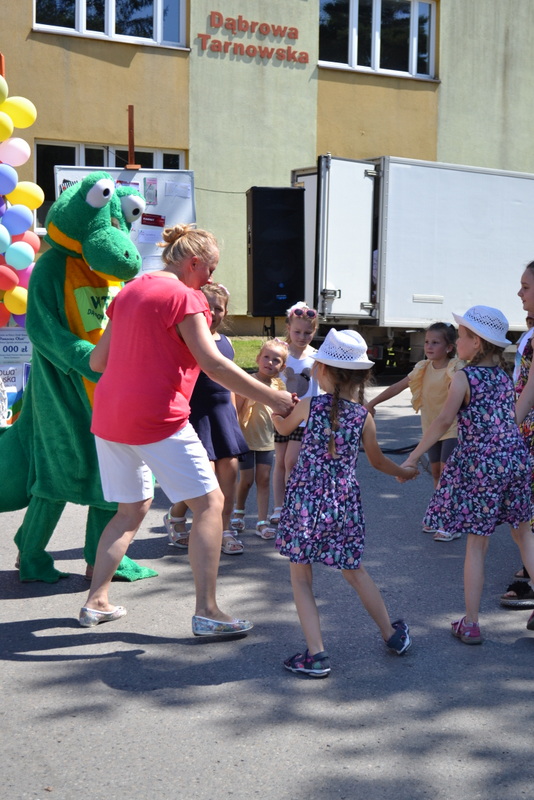 14 DSC 0453 Owocny Festyn Charytatywny Stowarzyszenia Na Rzecz Osób Niepełnosprawnych ,,Pomocna Dłoń’’ w Dąbrowie Tarnowskiej