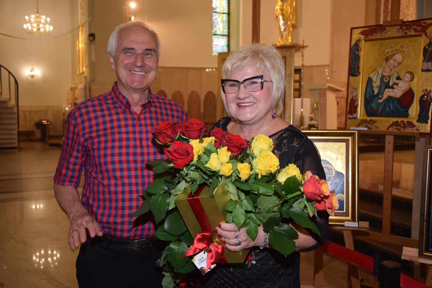 1656678147221 Wernisaż Marty Odbierzychleb w kościele NMP Szkaplerznej w Dąbrowie Tarnowskiej