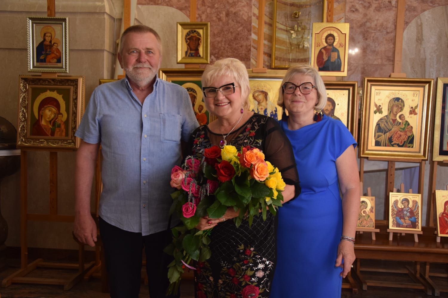 1656678147334 Wernisaż Marty Odbierzychleb w kościele NMP Szkaplerznej w Dąbrowie Tarnowskiej