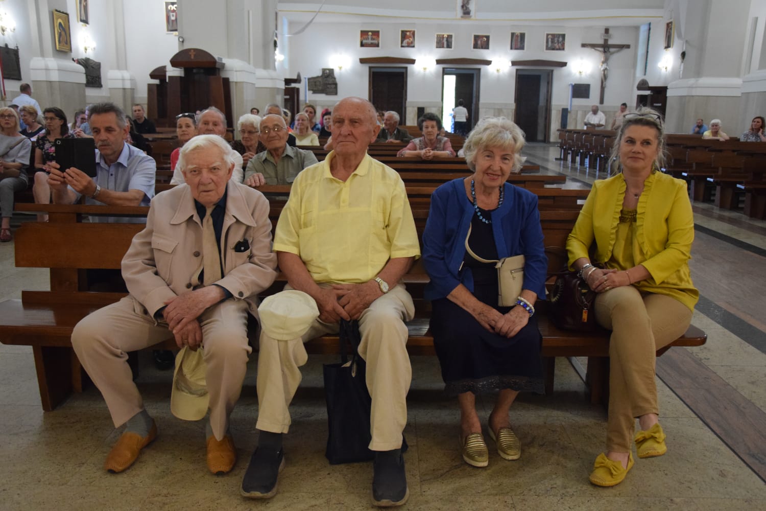 1656678147704 Wernisaż Marty Odbierzychleb w kościele NMP Szkaplerznej w Dąbrowie Tarnowskiej