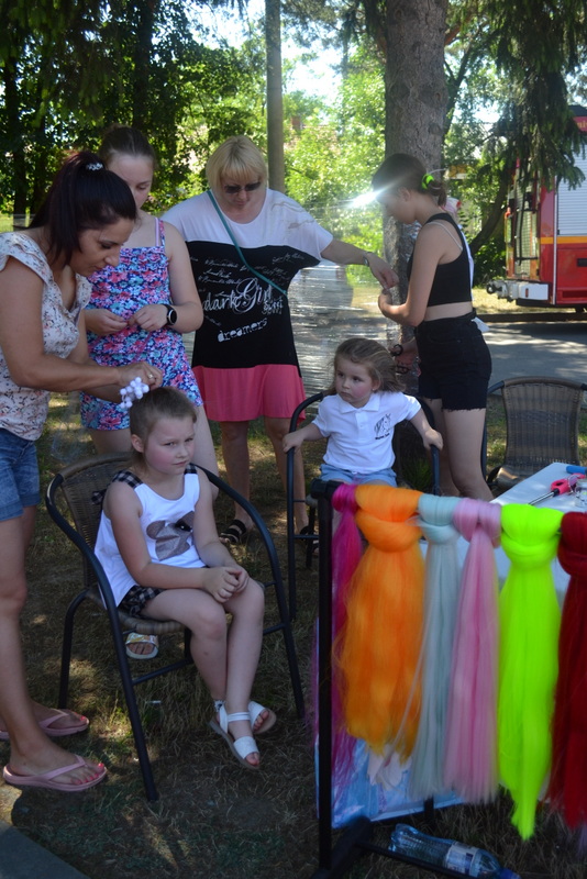 19 DSC 0478 Owocny Festyn Charytatywny Stowarzyszenia Na Rzecz Osób Niepełnosprawnych ,,Pomocna Dłoń’’ w Dąbrowie Tarnowskiej
