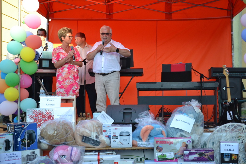 27 DSC 0511 Owocny Festyn Charytatywny Stowarzyszenia Na Rzecz Osób Niepełnosprawnych ,,Pomocna Dłoń’’ w Dąbrowie Tarnowskiej