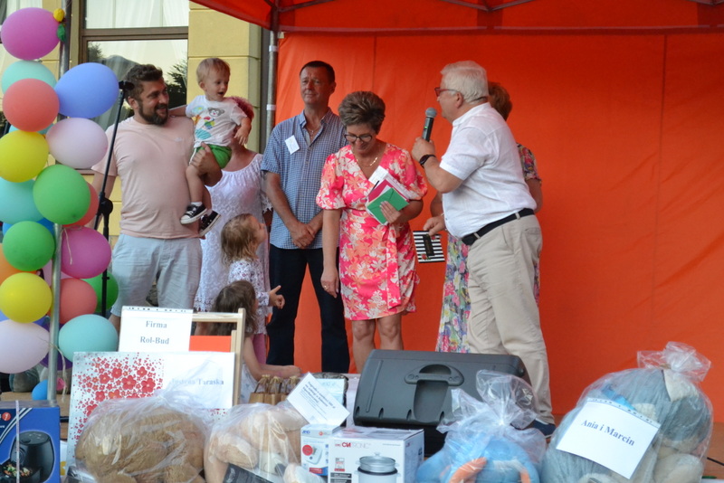 30 DSC 0529 Owocny Festyn Charytatywny Stowarzyszenia Na Rzecz Osób Niepełnosprawnych ,,Pomocna Dłoń’’ w Dąbrowie Tarnowskiej