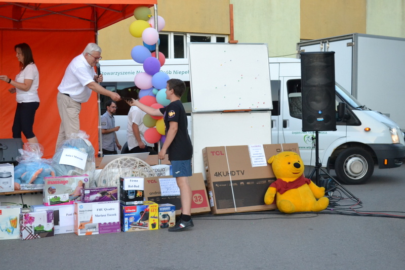 31 DSC 0531 Owocny Festyn Charytatywny Stowarzyszenia Na Rzecz Osób Niepełnosprawnych ,,Pomocna Dłoń’’ w Dąbrowie Tarnowskiej