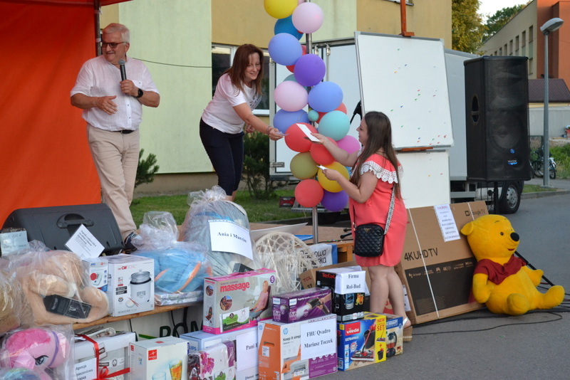 32 DSC 0533 Owocny Festyn Charytatywny Stowarzyszenia Na Rzecz Osób Niepełnosprawnych ,,Pomocna Dłoń’’ w Dąbrowie Tarnowskiej