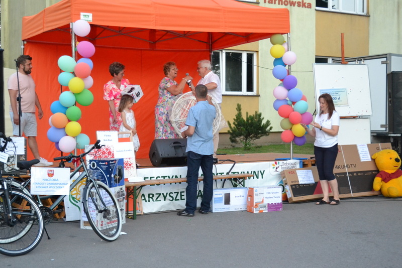 37 DSC 0545 Owocny Festyn Charytatywny Stowarzyszenia Na Rzecz Osób Niepełnosprawnych ,,Pomocna Dłoń’’ w Dąbrowie Tarnowskiej