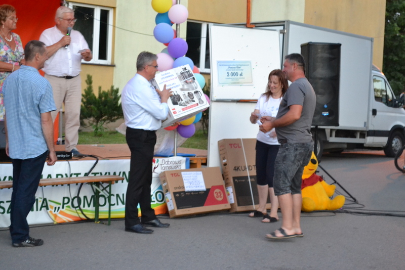 39 DSC 0552 Owocny Festyn Charytatywny Stowarzyszenia Na Rzecz Osób Niepełnosprawnych ,,Pomocna Dłoń’’ w Dąbrowie Tarnowskiej