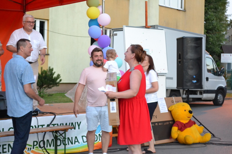 40 DSC 0554 Owocny Festyn Charytatywny Stowarzyszenia Na Rzecz Osób Niepełnosprawnych ,,Pomocna Dłoń’’ w Dąbrowie Tarnowskiej