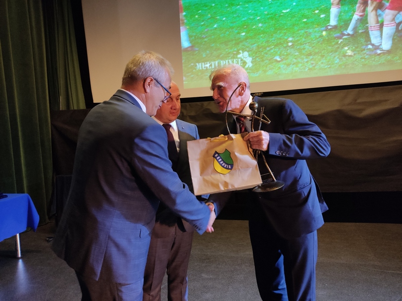 IMG 20220625 175708 001 Uroczystość wręczenia Aktu Nadania Honorowego Obywatela Gminy Profesorowi Janowi Chmurze