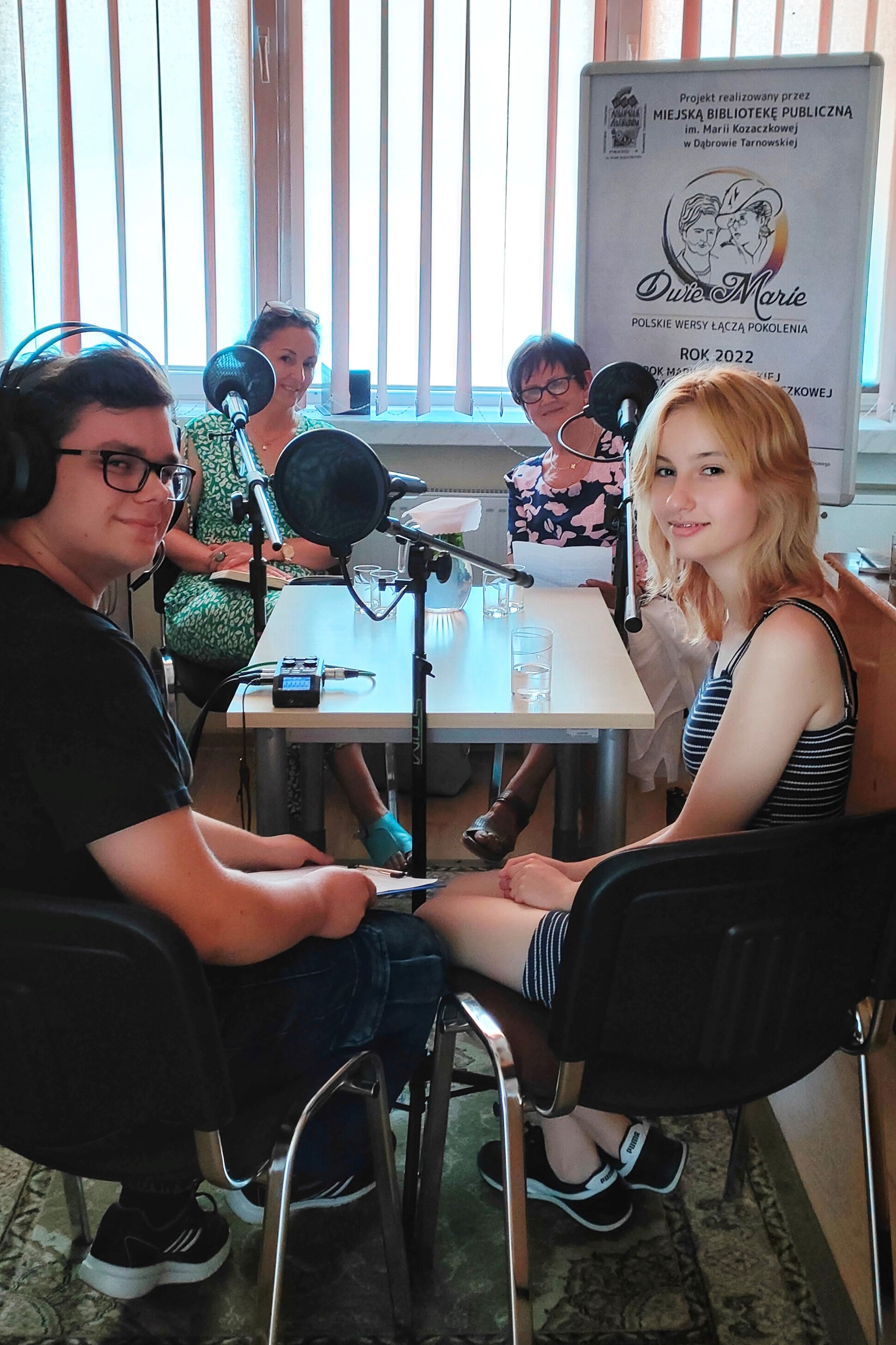 %name Miejska Biblioteka Publiczna im. Marii Kozaczkowej w Dąbrowie Tarnowskiej realizuje zadanie „Dwie Marie   polskie wersy łączą pokolenia”