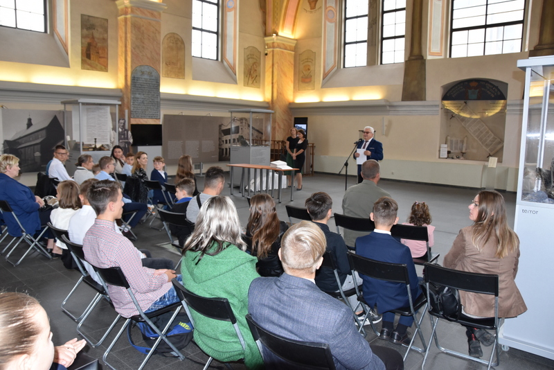 01 DSC 0186 Uroczyste wręczenie Stypendiów Burmistrza Dąbrowy Tarnowskiej