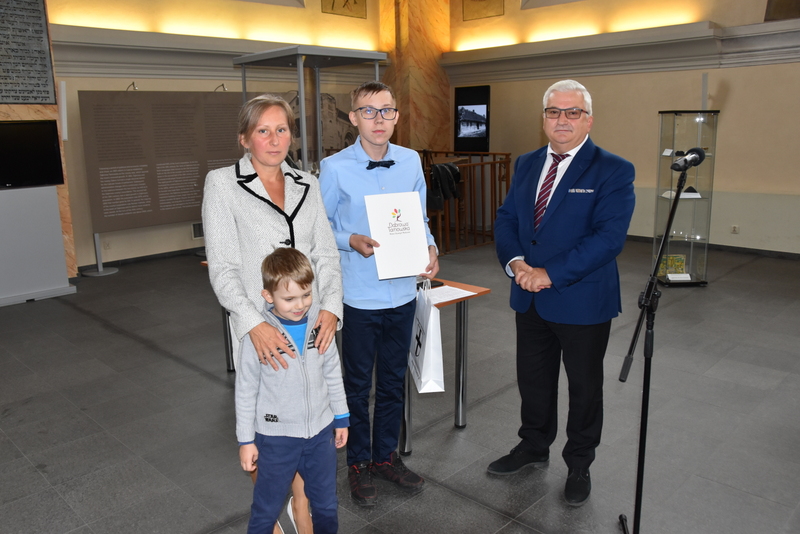 12 DSC 0210 Uroczyste wręczenie Stypendiów Burmistrza Dąbrowy Tarnowskiej