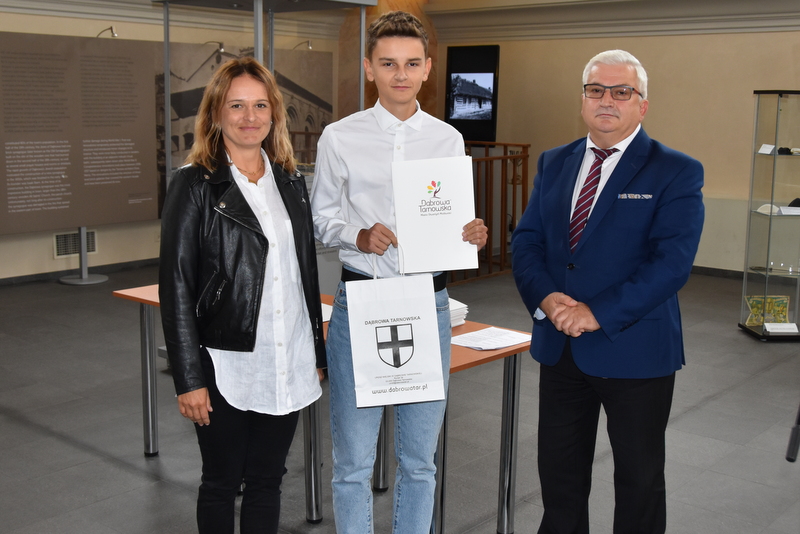 14 DSC 0212 Uroczyste wręczenie Stypendiów Burmistrza Dąbrowy Tarnowskiej