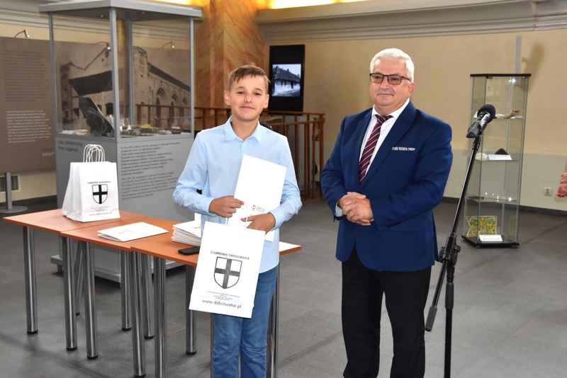 16 DSC 0215 Uroczyste wręczenie Stypendiów Burmistrza Dąbrowy Tarnowskiej