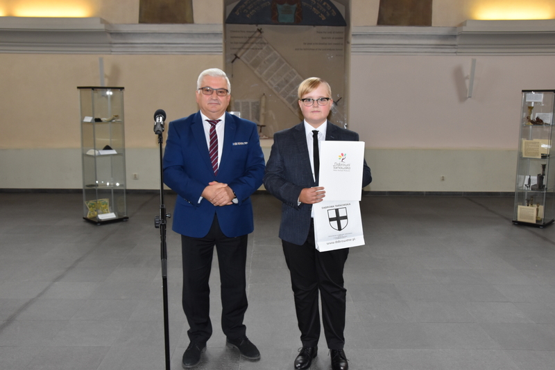 17 DSC 0217 Uroczyste wręczenie Stypendiów Burmistrza Dąbrowy Tarnowskiej