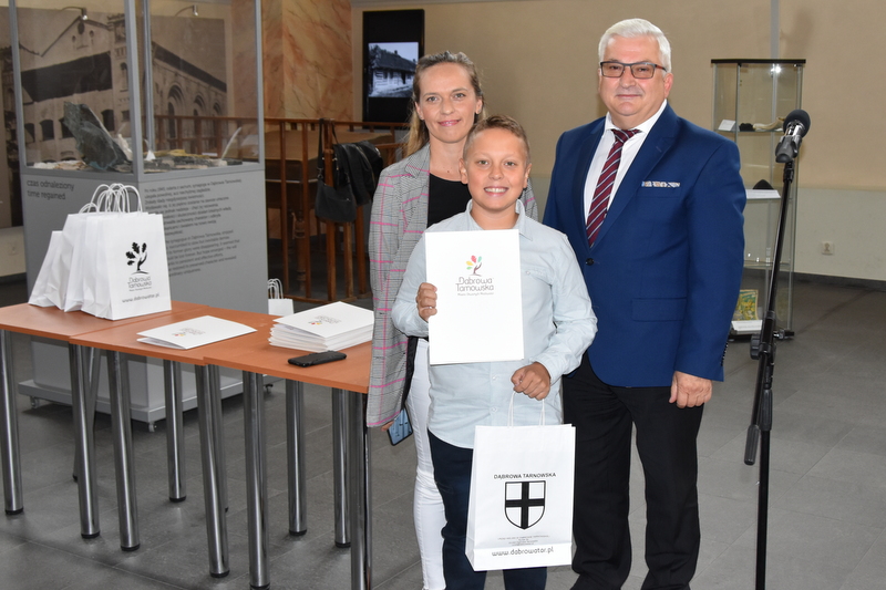 19 DSC 0220 Uroczyste wręczenie Stypendiów Burmistrza Dąbrowy Tarnowskiej