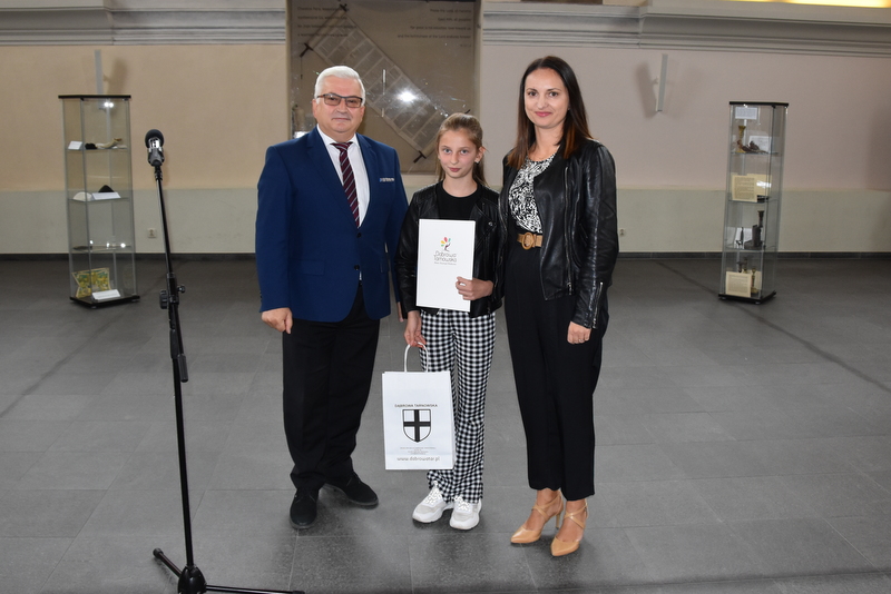 28 DSC 0230 Uroczyste wręczenie Stypendiów Burmistrza Dąbrowy Tarnowskiej